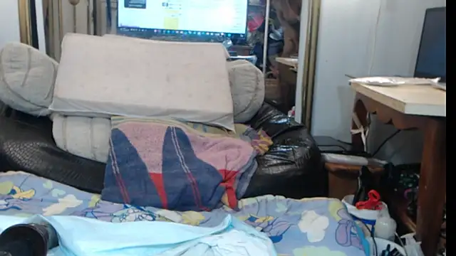 Snapshot of Jennytop chatting on 09.24.25 Jennytop online show from 09.24.25