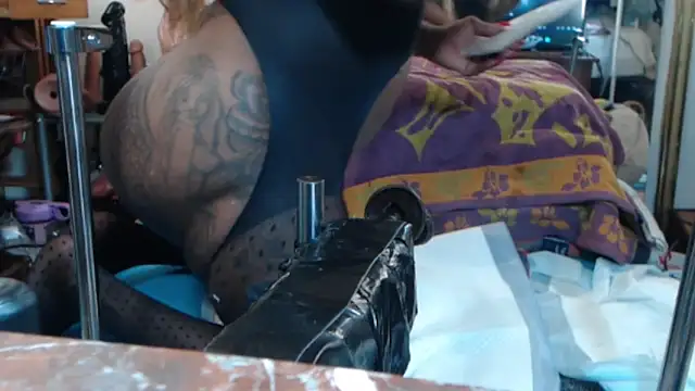 Snapshot of Jennytop chatting on 10.03.25 Jennytop online show from 10.03.25