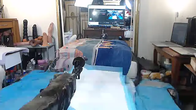 Snapshot of Jennytop chatting on 10.26.25 Jennytop online show from 10.26.25