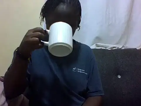 Snapshot of Sweetcecie01 chatting on 02.11.26 Sweetcecie01 online show from 02.11.26