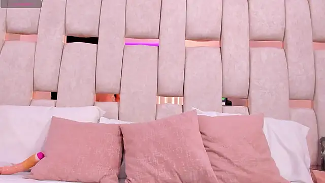 Snapshot of tamhy_ferrara chatting on 02.21.25 tamhy ferrara online show from 02.21.25