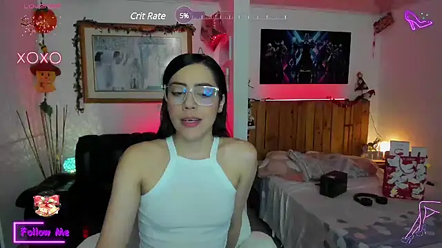 Snapshot of LauGrayJ chatting on 12.23.24 LauGrayJ online show from 12.23.24