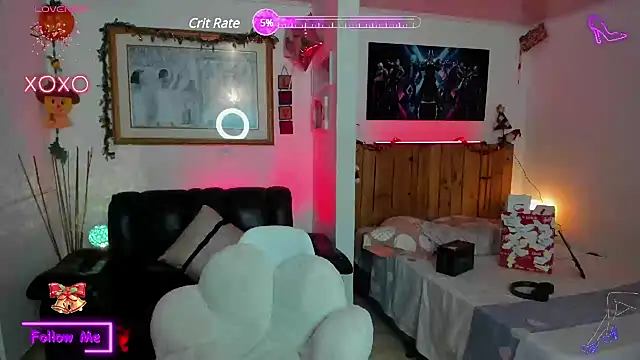 Snapshot of LauGrayJ chatting on 12.25.24 LauGrayJ online show from 12.25.24