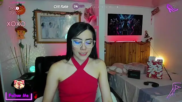 Snapshot of LauGrayJ chatting on 12.26.24 LauGrayJ online show from 12.26.24