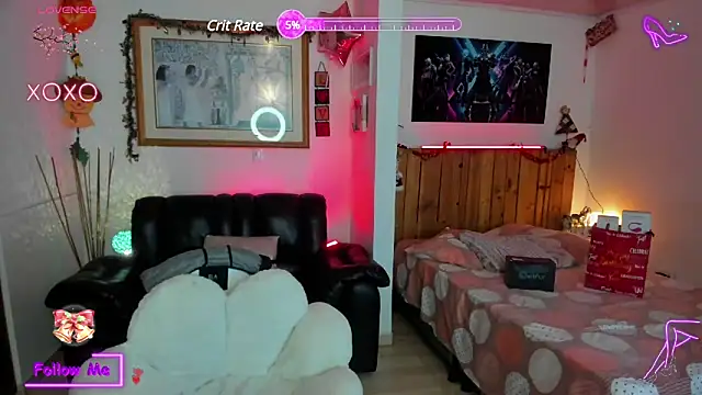 Snapshot of LauGrayJ chatting on 12.28.24 LauGrayJ online show from 12.28.24