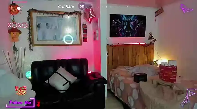 Snapshot of LauGrayJ chatting on 12.30.24 LauGrayJ online show from 12.30.24