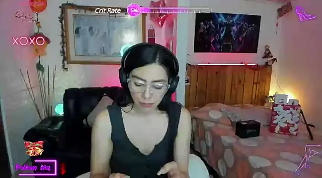 Snapshot of LauGrayJ chatting on 12.31.24 LauGrayJ online show from 12.31.24