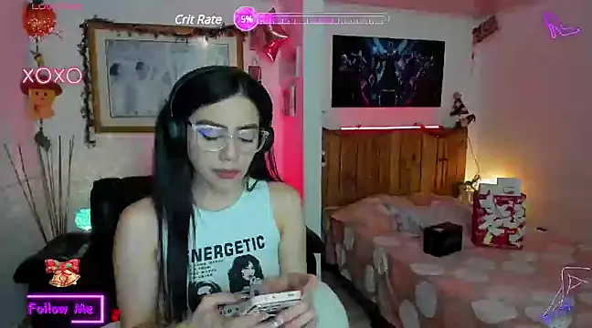 Snapshot of LauGrayJ chatting on 01.03.25 LauGrayJ online show from 01.03.25