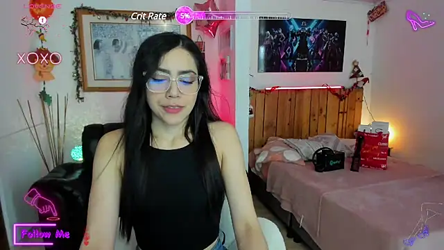 Snapshot of LauGrayJ chatting on 01.08.25 LauGrayJ online show from 01.08.25