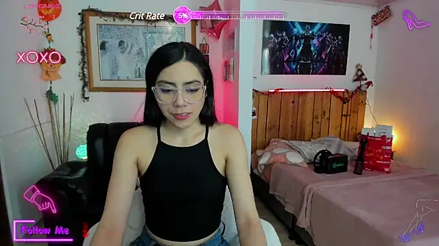 Snapshot of LauGrayJ chatting on 01.08.25 LauGrayJ online show from 01.08.25