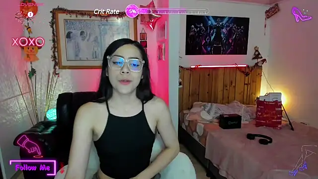 Snapshot of LauGrayJ chatting on 01.11.25 LauGrayJ online show from 01.11.25