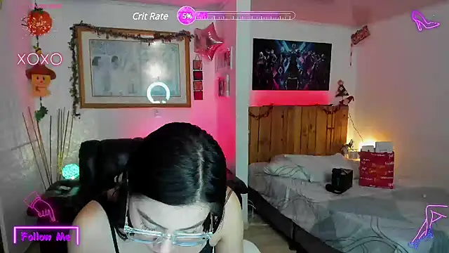 Snapshot of LauGrayJ chatting on 01.24.25 LauGrayJ online show from 01.24.25