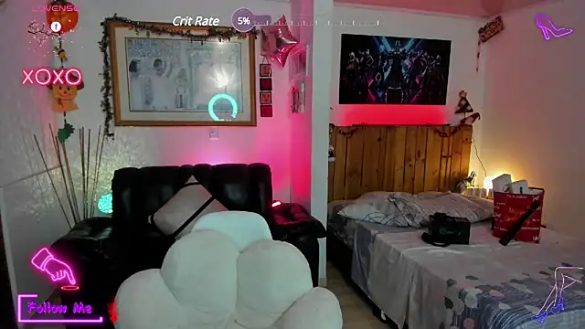 Snapshot of LauGrayJ chatting on 02.01.25 LauGrayJ online show from 02.01.25