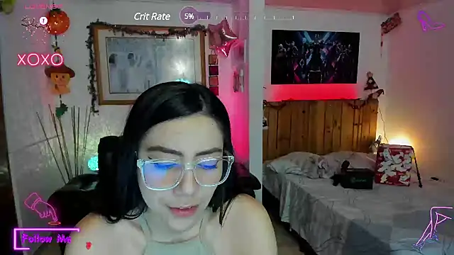 Snapshot of LauGrayJ chatting on 02.04.25 LauGrayJ online show from 02.04.25