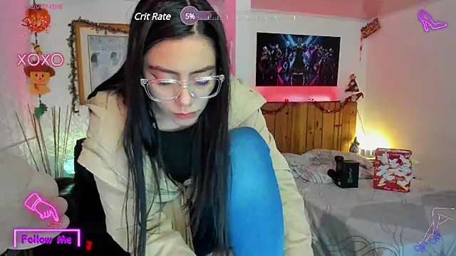 Snapshot of LauGrayJ chatting on 02.09.25 LauGrayJ online show from 02.09.25