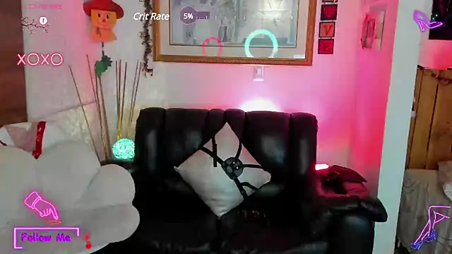 Snapshot of LauGrayJ chatting on 02.15.25 LauGrayJ online show from 02.15.25