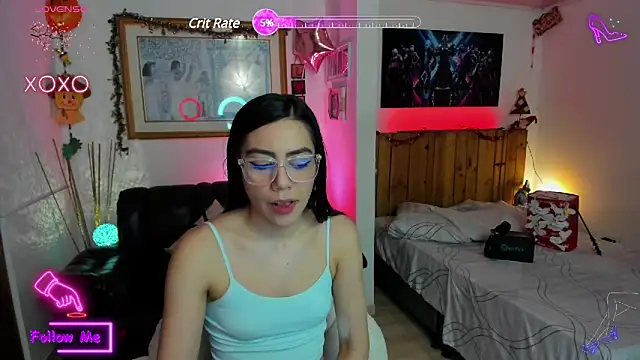 Snapshot of LauGrayJ chatting on 02.16.25 LauGrayJ online show from 02.16.25