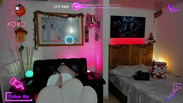 Snapshot of LauGrayJ chatting on 02.17.25 LauGrayJ online show from 02.17.25