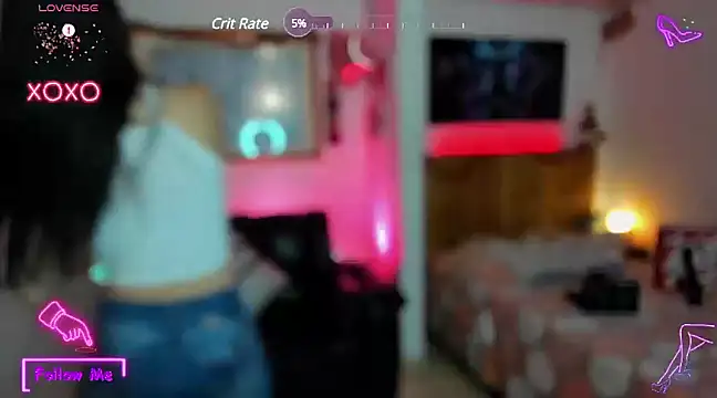 Snapshot of LauGrayJ chatting on 02.22.25 LauGrayJ online show from 02.22.25