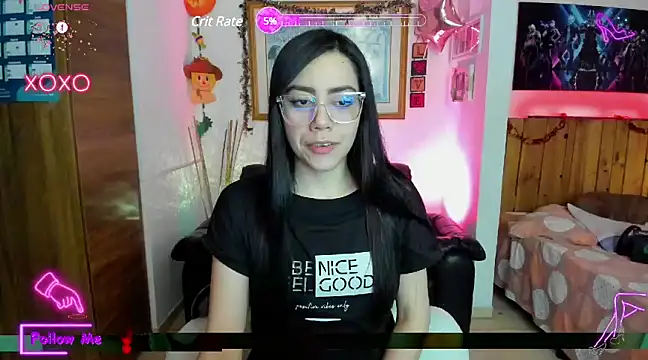 Snapshot of LauGrayJ chatting on 02.24.25 LauGrayJ online show from 02.24.25