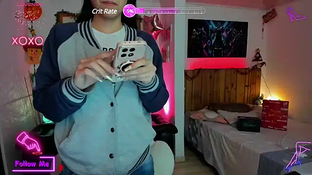 Snapshot of LauGrayJ chatting on 02.27.25 LauGrayJ online show from 02.27.25