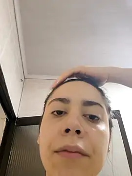 Snapshot of LauGrayJ chatting on 03.19.25 LauGrayJ online show from 03.19.25