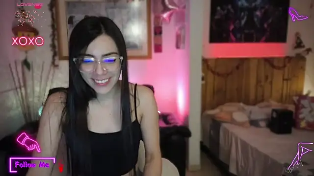 Snapshot of LauGrayJ chatting on 03.23.25 LauGrayJ online show from 03.23.25