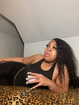 AUNYXXX online show from 01.08.25