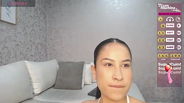 Snapshot of Madeline_Dreams chatting on 12.09.24 Madeline Dreams online show from 12.09.24
