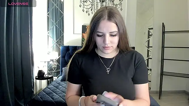 Snapshot of CandyKimmy chatting on 03.17.25 CandyKimmy online show from 03.17.25