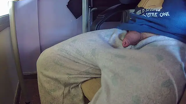 Snapshot of vladimirput4 chatting on 02.20.25 vladimirput4 online show from 02.20.25