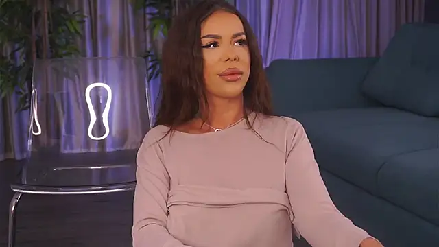 MissKiarra online show from 01.12.25