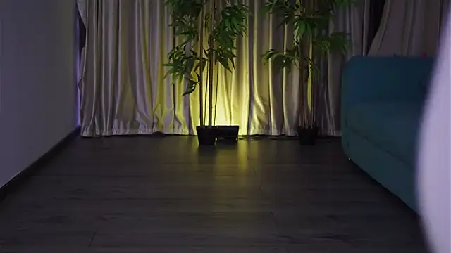 MissKiarra online show from 02.20.25