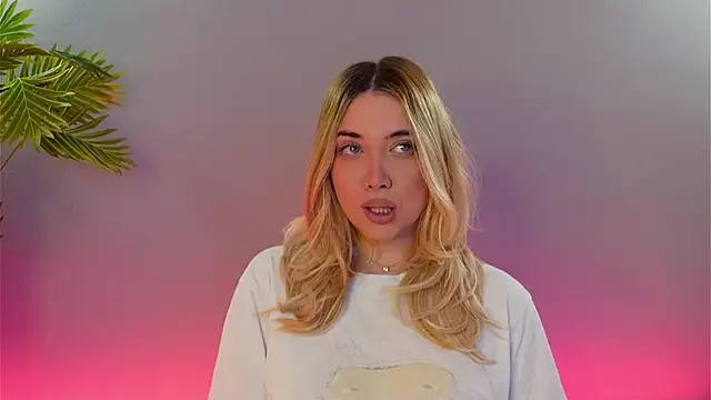 Snapshot of Jessielle chatting on 01.18.26 Jessielle online show from 01.18.26