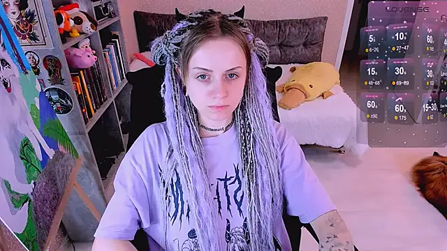 Snapshot of NaniMoore chatting on 12.06.24 NaniMoore online show from 12.06.24