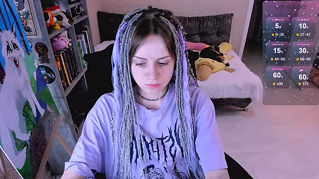 Snapshot of NaniMoore chatting on 12.09.24 NaniMoore online show from 12.09.24