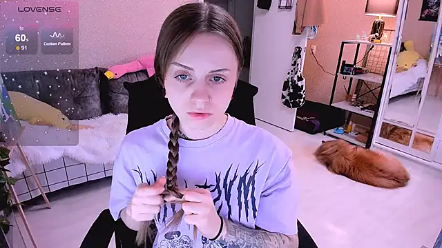 Snapshot of NaniMoore chatting on 01.06.25 NaniMoore online show from 01.06.25