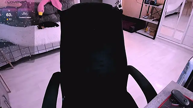 Snapshot of NaniMoore chatting on 01.08.25 NaniMoore online show from 01.08.25