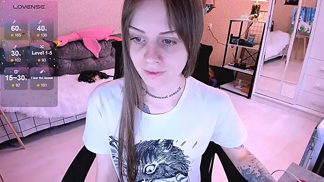 Snapshot of NaniMoore chatting on 01.10.25 NaniMoore online show from 01.10.25