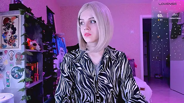 Snapshot of NaniMoore chatting on 01.18.25 NaniMoore online show from 01.18.25