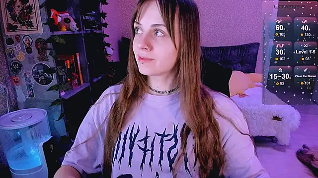 Snapshot of NaniMoore chatting on 02.07.25 NaniMoore online show from 02.07.25