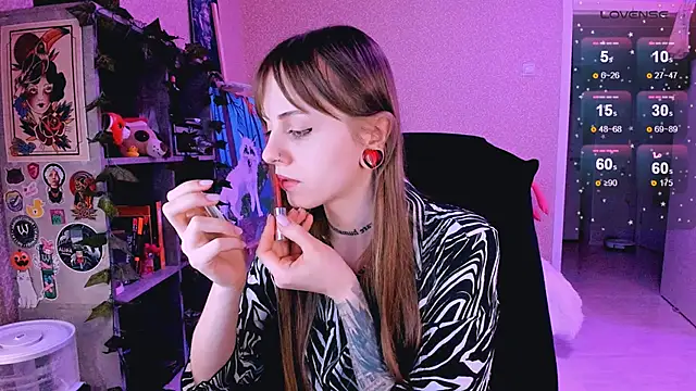 Snapshot of NaniMoore chatting on 02.12.25 NaniMoore online show from 02.12.25