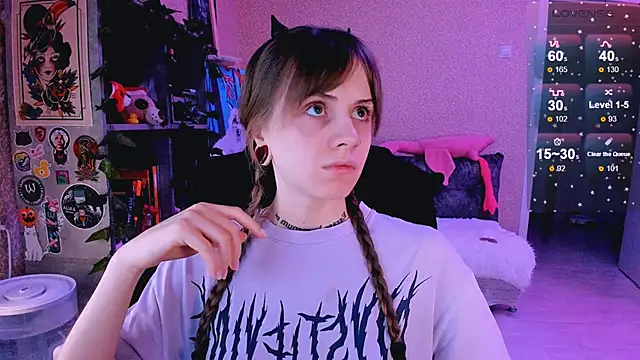 Snapshot of NaniMoore chatting on 02.15.25 NaniMoore online show from 02.15.25