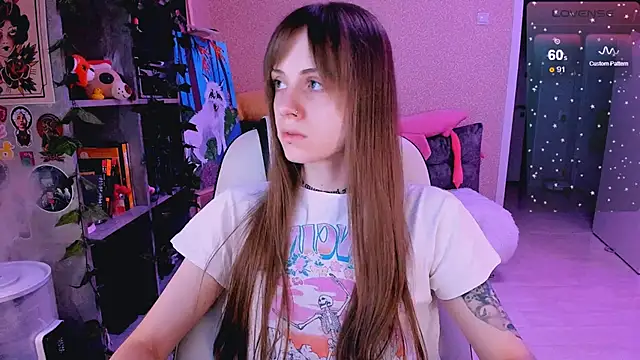 Snapshot of NaniMoore chatting on 02.18.25 NaniMoore online show from 02.18.25