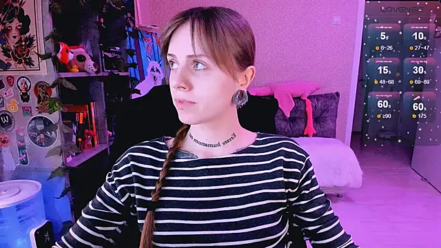 Snapshot of NaniMoore chatting on 02.23.25 NaniMoore online show from 02.23.25