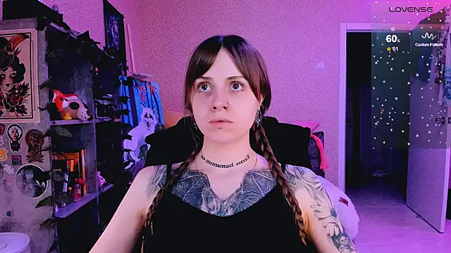 Snapshot of NaniMoore chatting on 03.02.25 NaniMoore online show from 03.02.25