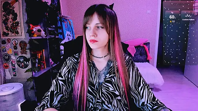 Snapshot of NaniMoore chatting on 03.05.25 NaniMoore online show from 03.05.25