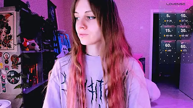 Snapshot of NaniMoore chatting on 03.14.25 NaniMoore online show from 03.14.25