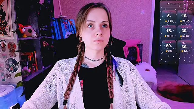 Snapshot of NaniMoore chatting on 03.22.25 NaniMoore online show from 03.22.25