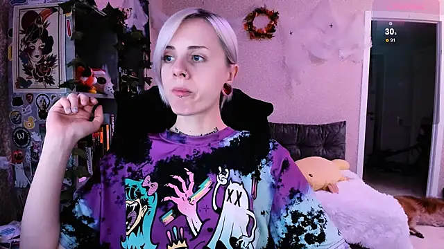 Snapshot of NaniMoore chatting on 10.09.25 NaniMoore online show from 10.09.25